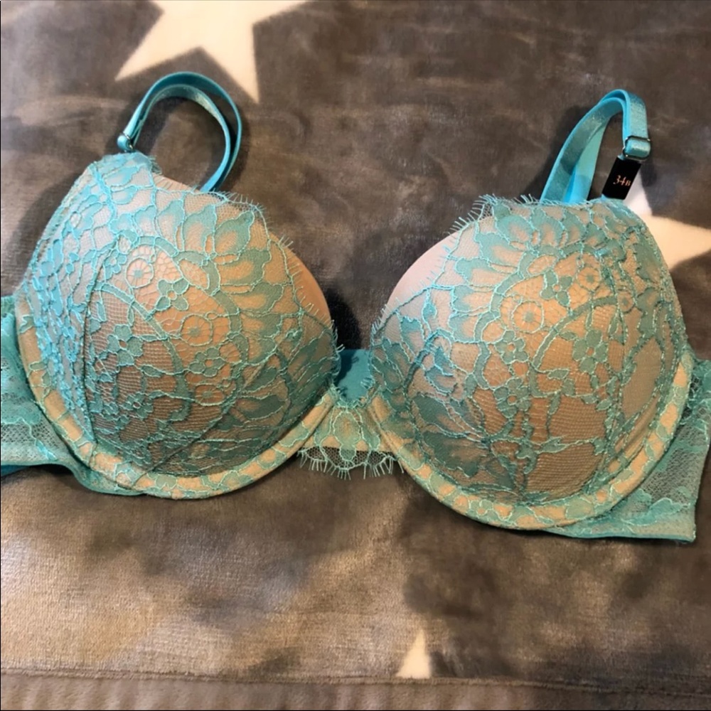 New with tags Victoria’s Secret Bra 34B